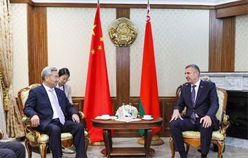 В Беларусь прибыл топ-чиновник КНР
