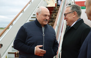 Придворные пропагандисты боятся показывать хромающего Лукашенко