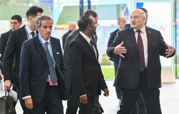 "Kommersant: Lukashenko Fiercely Defended Russia Even Though No One Attacked It