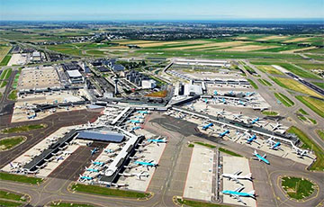 Главный аэропорт Нидерландов закрывал взлетную полосу из-за дрона