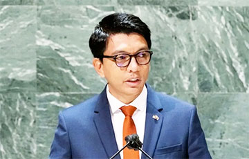 Президент Мадагаскара на фоне протестов распустил правительство