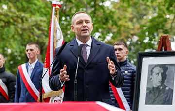 На перапахаваньні Сяргея Пясэцкага выступіў прэзыдэнт Польшчы