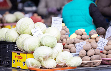 В Беларуси установили лимиты для цен на картошку и капусту
