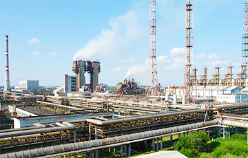 Рекорд по дальности удара: в РФ прогремела серия взрывов на заводе «Азот»