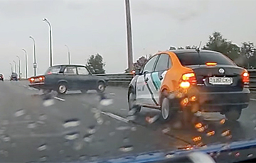 Авария на МКАД попала на видео