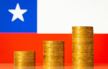 В Чили офисный работник получил по ошибке 330 зарплат