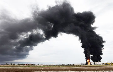 Пожар на нефтебазе в Феодосии продолжается уже четвертые сутки