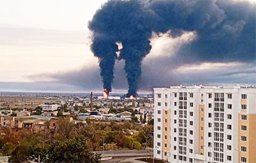 Крупнейший нефтяной терминал Крыма горит пятые сутки