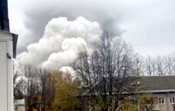 Прадпрыемства «Роскомоса» пад Масквой ахінуў велізарны слуп дыму