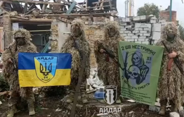 Бойцы ВСУ подняли украинский флаг в Малых Щербаках