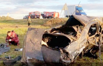 Вадзіцель BMW наехаў на дарожны знак і з’ехаў у кювет