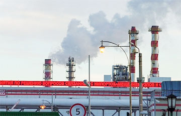 Дроны паўторна атакавалі НПЗ «Лукойла» ў Валгаградзе