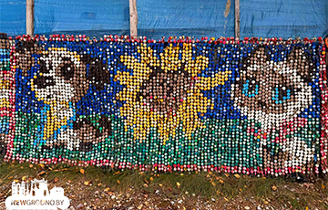 Гродненец создал забор из 40 тысяч крышек от напитков