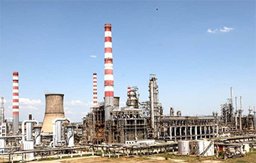 There Was An Explosion At A Lukoil Refinery In Romania