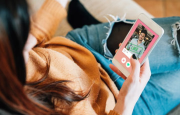 Чаму людзі выбіраюць анлайн-знаёмствы?