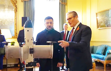 Зеленский презентовал в Лондоне новый дрон OCTOPUS