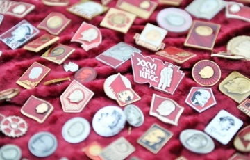 Таможенники Литвы конфисковали у белоруса вещи с символикой СССР