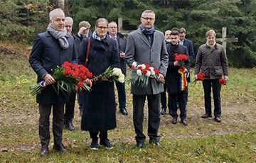 Европейские дипломаты приехали в Куропаты