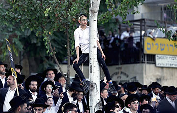 В Израиле сотни тысяч ультраортодоксальных евреев протестуют против мобилизации