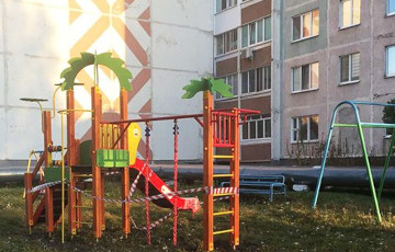 Жительница Слуцка «забаррикадировала» детскую площадку