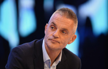 Гендырэктар Бі-Бі-Сі Цім Дэйві сыходзіць у адстаўку