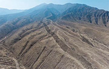 Ученые нашли объяснение загадочному «полю ям» в Перу