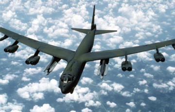 ЗША адпрацавалі ўдары з ядзернага бамбавіка за 50 км ад мяжы з Расіяй