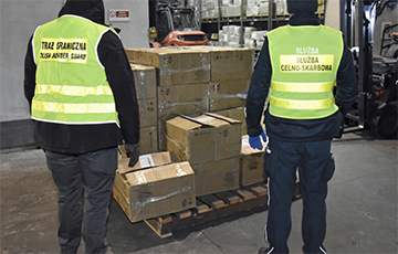 Польские пограничники нашли белорусские сигареты в китайских грузах