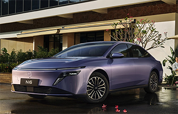 Nissan вывел на рынок стильный семейный седан за $15 500