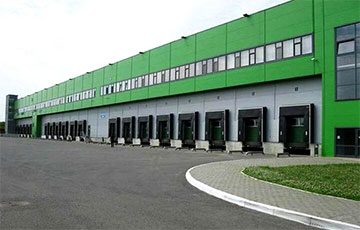 Скандальны лагістычны цэнтр у Ракаве зноў выставілі на торгі