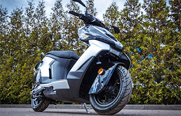 Жителям Барселоны выплатят по €600 на покупку электромопеда