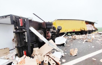 Пад Баранавічамі сутыкнуліся дзве фуры