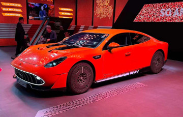 Новый Mercedes-Benz AMG GT показали живьем