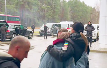 How Ukraine Met The Heroes Released From The Belarusian Prison