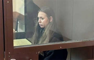 В России стюардессе дали семь лет за слова о преступлениях армии Путина