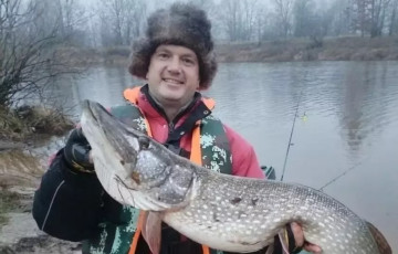 Под Гомелем поймали гигантскую щуку