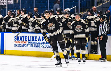 Илья Протас вышел на четвертое место в списке лучших бомбардиров-новичков АХЛ