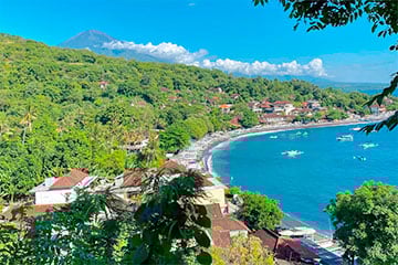 «Муж сказал, что в Беларуси спит мощный дух, и сделал подношение»