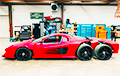 В интернете показали уникальный шестиколесный суперкар Ferrari