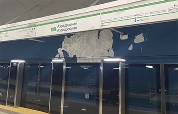 На новых станциях метро в Минске уже посыпалась краска