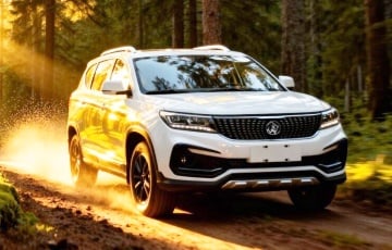 Нашумевшие авто под маркой Zubr не будут продавать в Беларуси