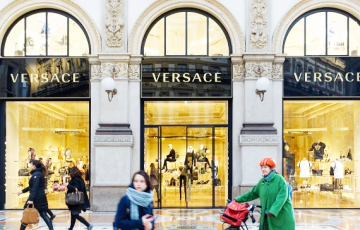 Prada купила модный дом Versace