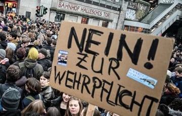 В Германии тысячи школьников вышли на протесты