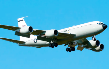 США отправили «ядерного разведчика» к границам России