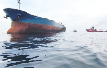 Атакованный СБУ танкер сел на мель: новые подробности