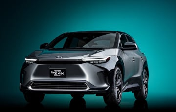 Toyota показала обновленный электрокроссовер bZ4X