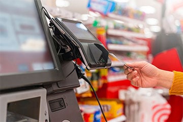 NYP: Заможныя амерыканцы часцей за іншых крадуць на касах самаабслугоўвання