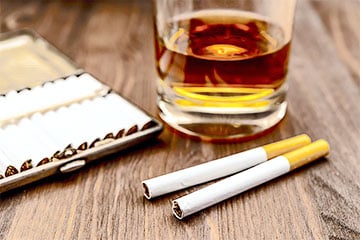 У Узбекістане забароняць купляць алкаголь і тытунь за наяўныя