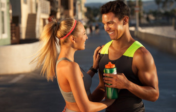 Ученые: Благополучный брак делает людей стройнее