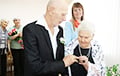 В Гомельской области 85-летняя женщина впервые вышла замуж